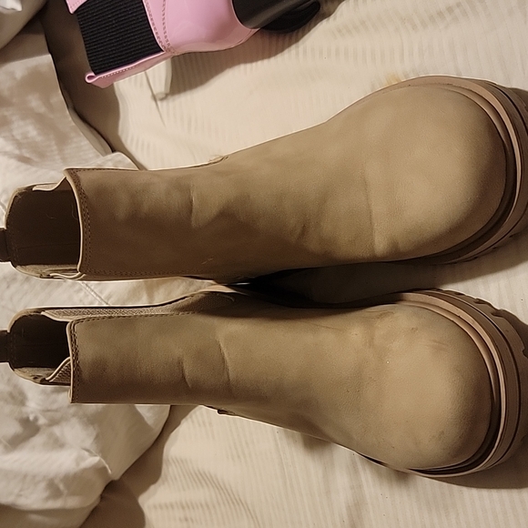 Boots - Picture 2 of 3